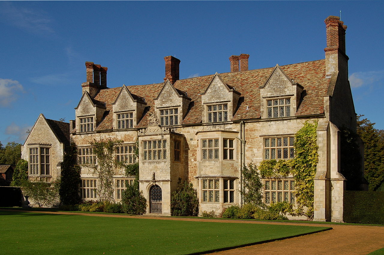 A new coat of breathable mineral paint at Anglesey Abbey